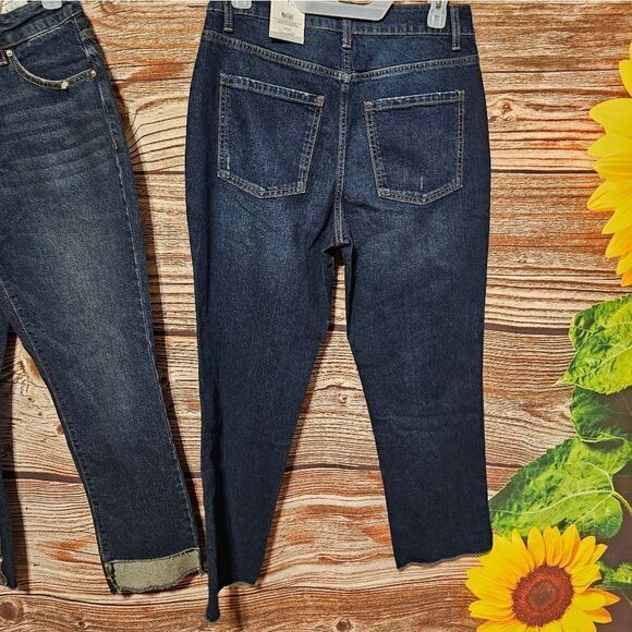 Time & Tru jeans Women's 8 recive both pair NWT - Picture 2 of 6